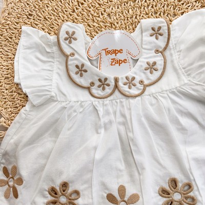 Conj. Batinha com Flores em Laise e Short - Areia e Off White